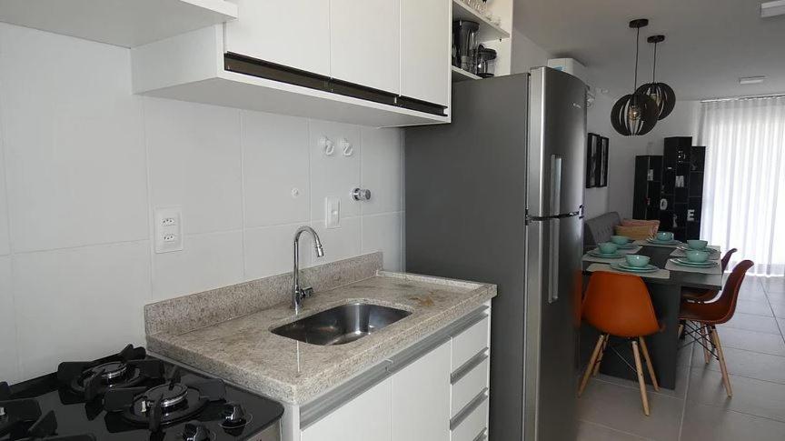 Apto Guarajuba Praia Condominio Porto Smeralda-100 Metros Da Praia Εξωτερικό φωτογραφία