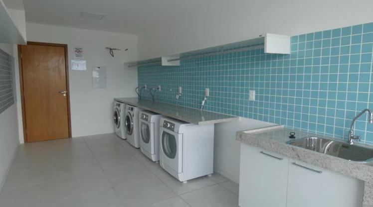 Apto Guarajuba Praia Condominio Porto Smeralda-100 Metros Da Praia Εξωτερικό φωτογραφία