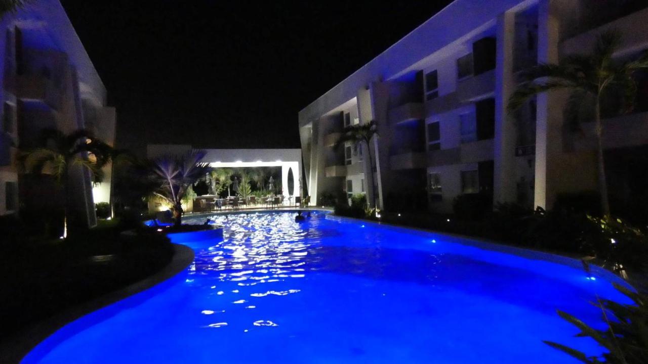 Apto Guarajuba Praia Condominio Porto Smeralda-100 Metros Da Praia Εξωτερικό φωτογραφία